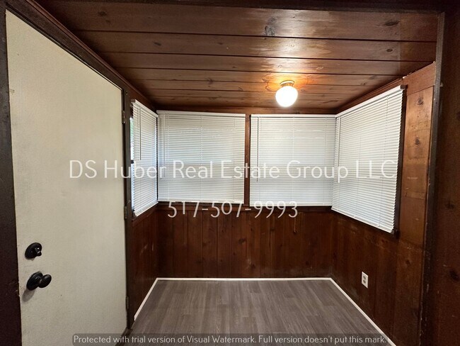 Building Photo - 1415 Lansing Ave