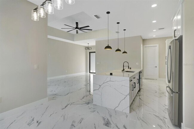 Building Photo - 212 Fairway Rd