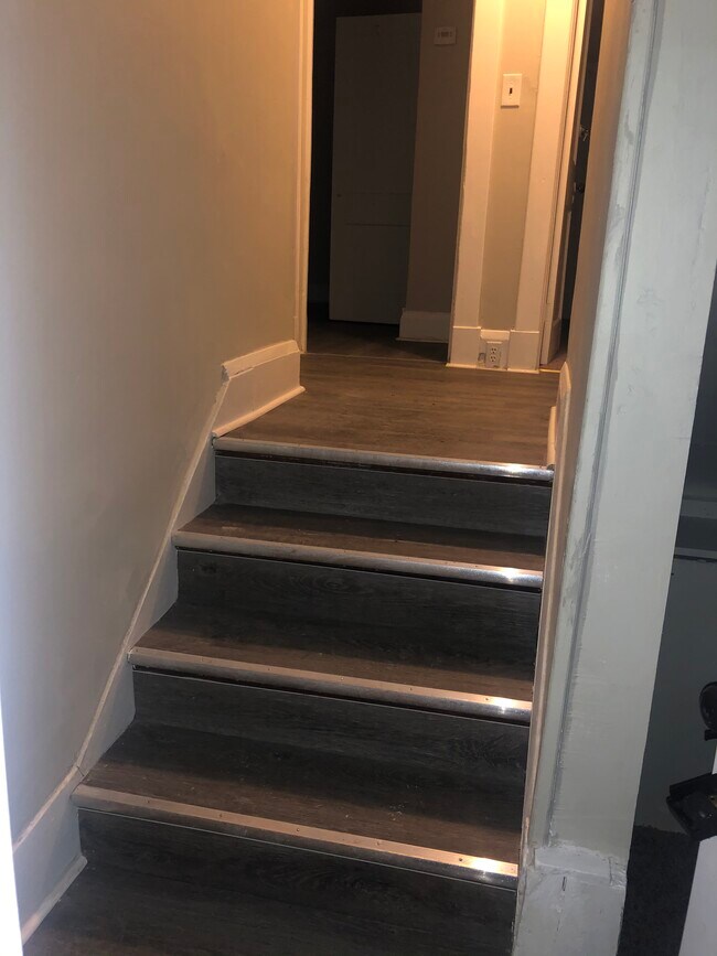 Building Photo - 2920 E Cold Spring Ln