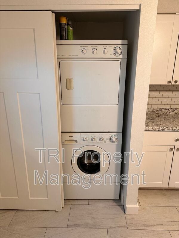 Building Photo - 33066 County Rd 43