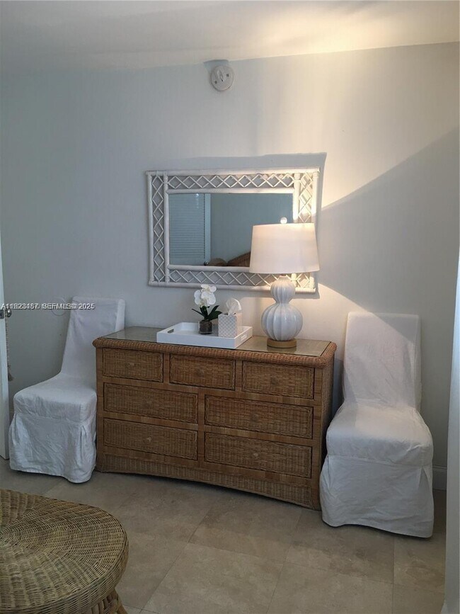 Building Photo - 5151 N Hwy A1A