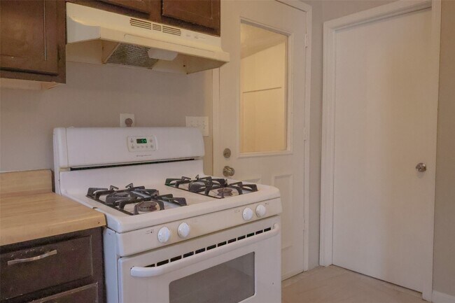 Building Photo - 2126 Lexa Dr