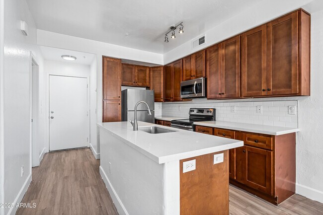 Building Photo - 4608 W Maryland Ave