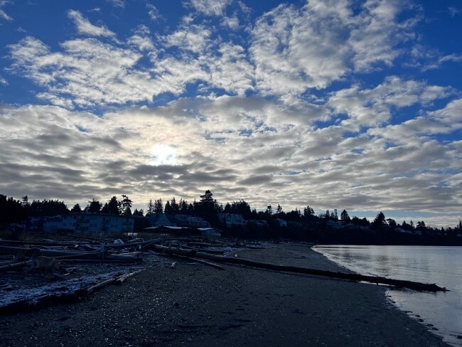 Building Photo - 22985 Marine View Dr S