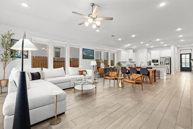 Building Photo - 1909 Sir Nathaniel Ln