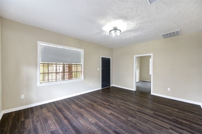 Building Photo - 306 Morris St