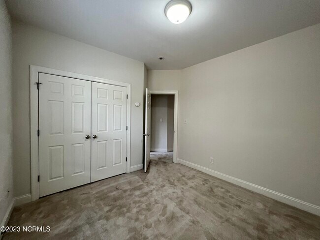 Building Photo - 514 Wallington Rd