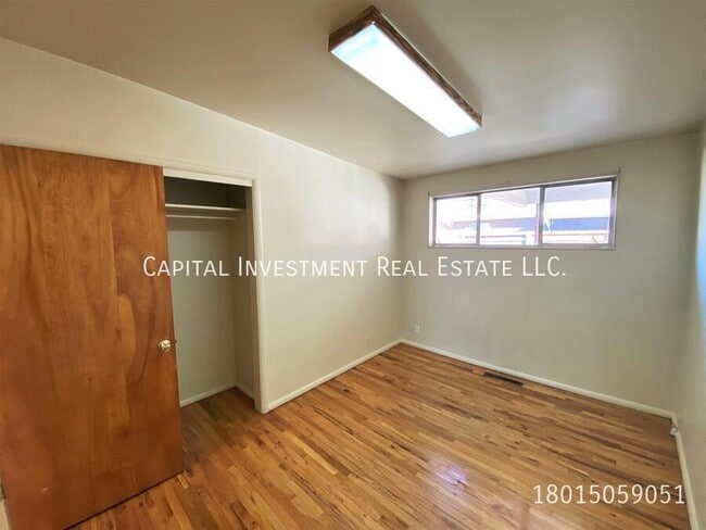 Building Photo - 1455 E 4230 S