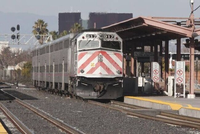 Building Photo - 350 N 2nd St