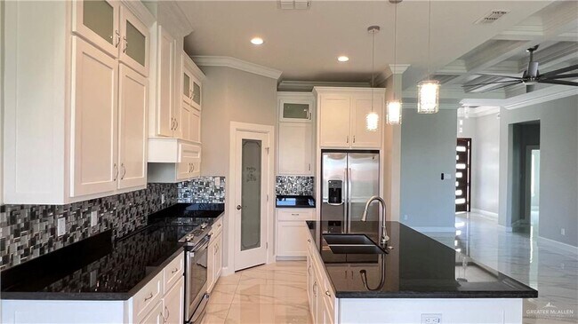 Building Photo - 2603 E Imperial Oaks Dr