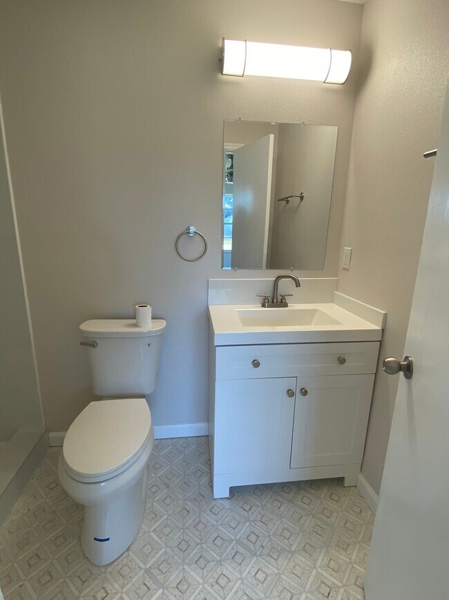 Building Photo - 1010 Alladin Dr