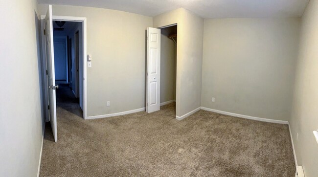Building Photo - 2931 Virginia Dale Dr