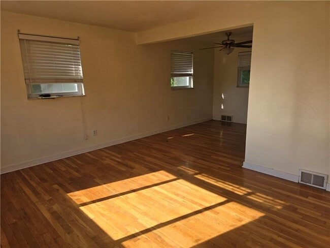 Building Photo - 416 Jacobson Dr