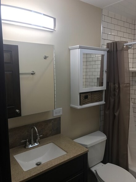 Upstairs Bathroom - 512 Carlyle Ln