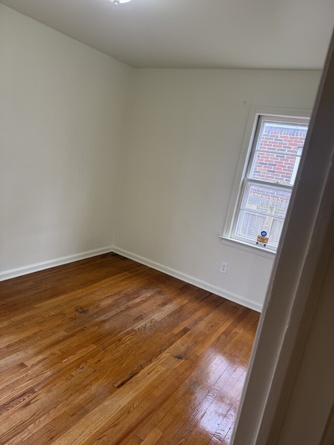 Building Photo - 2201 Windemere Ave