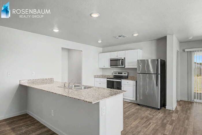 Building Photo - 3520 N La Paz Dr