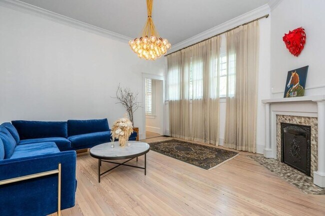 Building Photo - 242 Haralson Ave NE