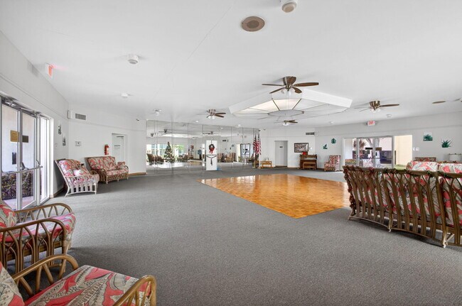 Building Photo - 700 Village Green Ct