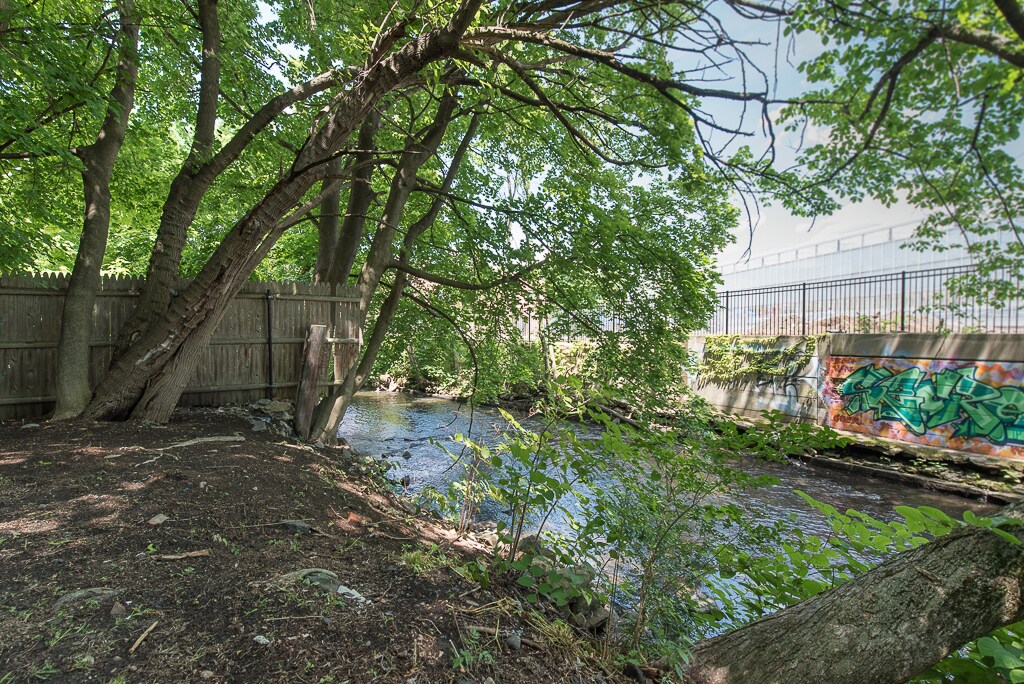 Building Photo - 16 Tuxedo Ave