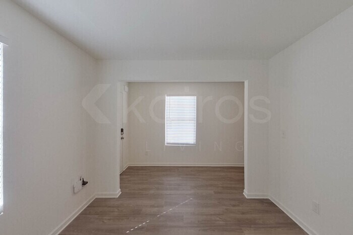 Building Photo - 103 Flat Rock Ml Trl