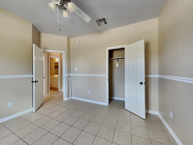 Building Photo - 15606 Mossy Park