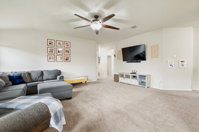 Building Photo - 503 Coby Dr