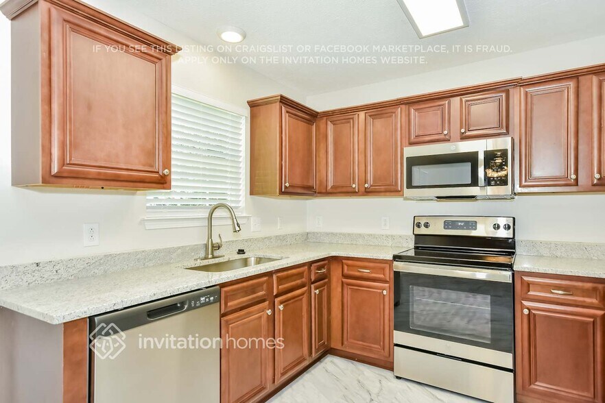 Building Photo - 216 Dimaggio Dr
