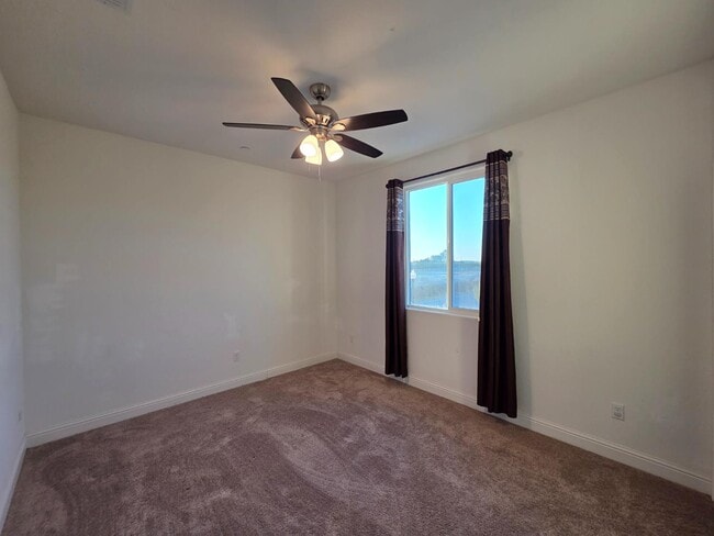 Building Photo - 705 Skansen St