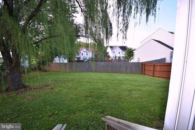 Building Photo - 34 Ashcroft Dr