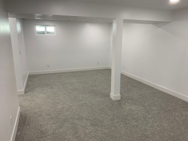 Building Photo - Cozy 4 bedroom 2 bath home in Woods Cross