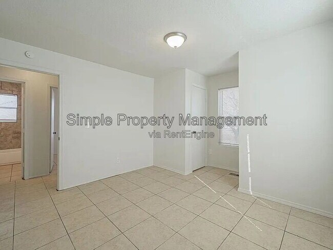 Building Photo - 605 NW 113th St