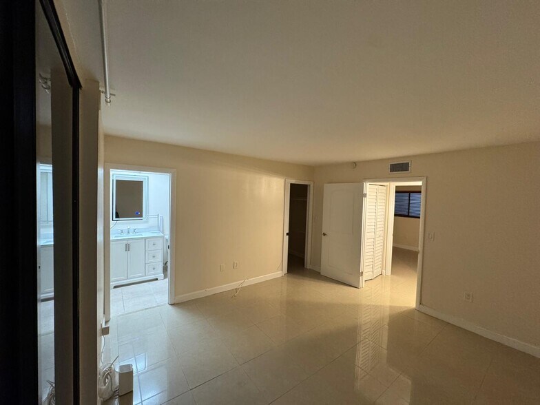 Building Photo - 8400 SW 133rd Avenue Rd