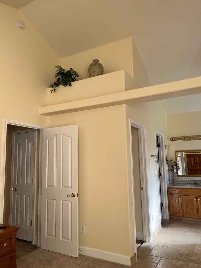 Building Photo - 2472 Chardonnay Dr