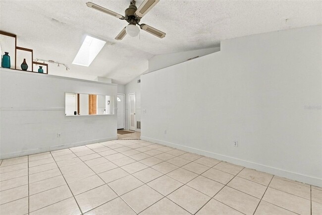 Building Photo - 9966 Burl Way