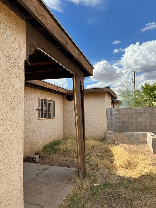 Building Photo - Townhome For Rente