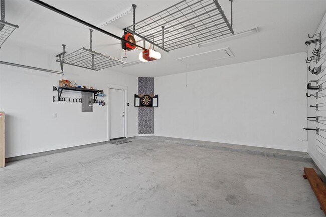 Building Photo - 5415 Woodview Ave