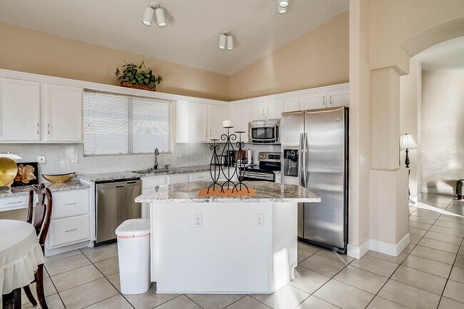 Building Photo - 4385 E Campo Bello Dr