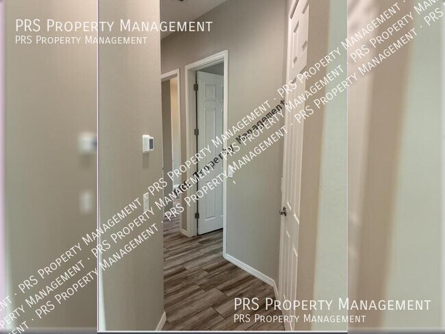 Building Photo - 4225 E Ronald St