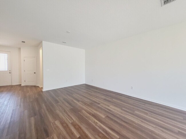 Building Photo - 3 Bedroom 2.5 Bathroom Townhome For Rent w...