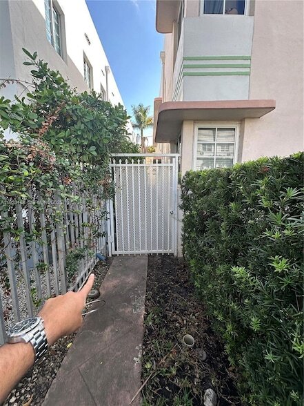 Building Photo - 540 15th St