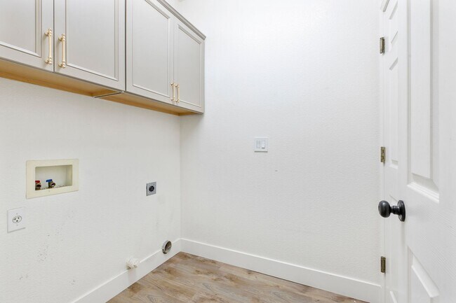 Building Photo - 1292 Paseo Belleza