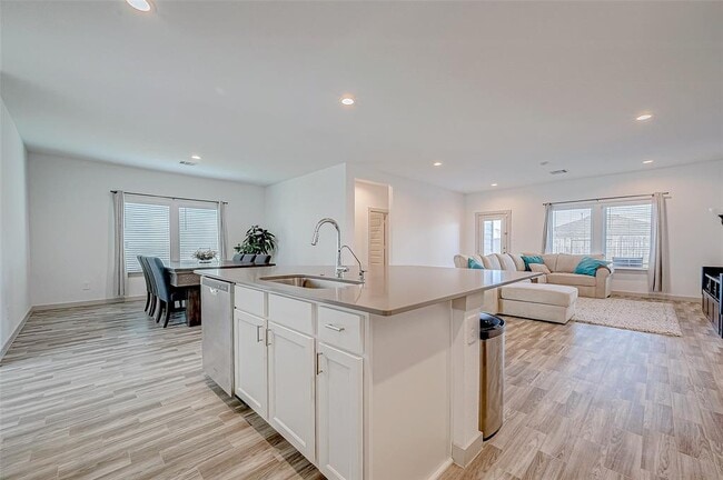 Building Photo - 6911 Amber Clf Ln