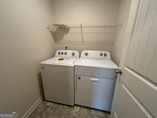 Building Photo - 5320 Barberry Ave