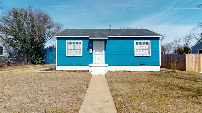 Building Photo - HUGE PRICE IMPROVEMENT $995!!!!