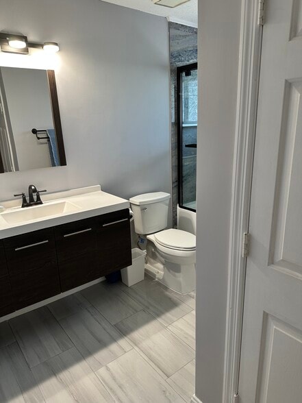 Private Bath - 11265 Amy Frances Ln