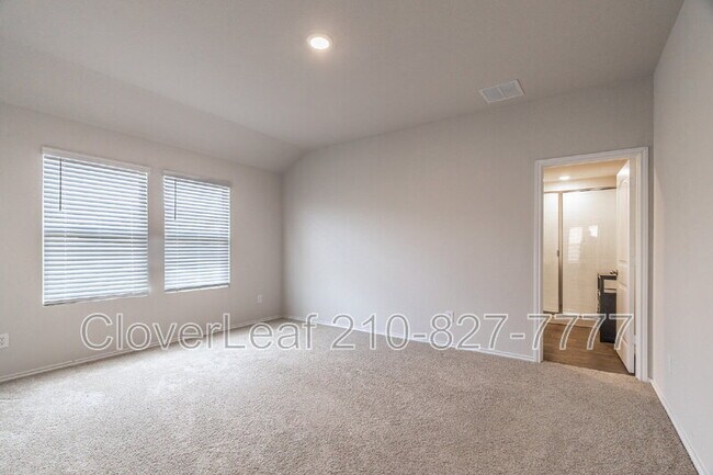 Building Photo - 825 Gerardia Ct