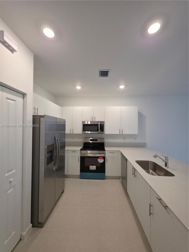 Building Photo - 35687 SW 178th Ct