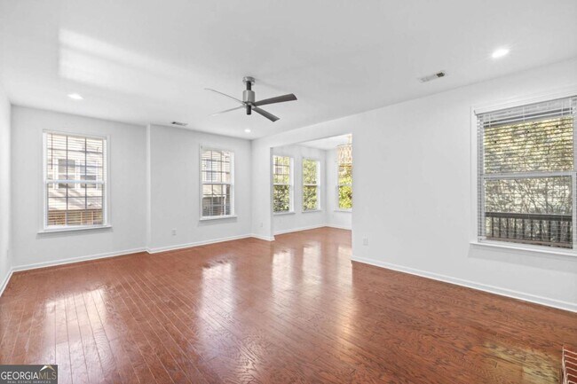 Building Photo - 4228 Laurel Creek Ct SE