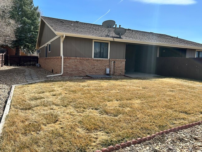 Building Photo - Two Bedroom Available For Rent In Longmont...