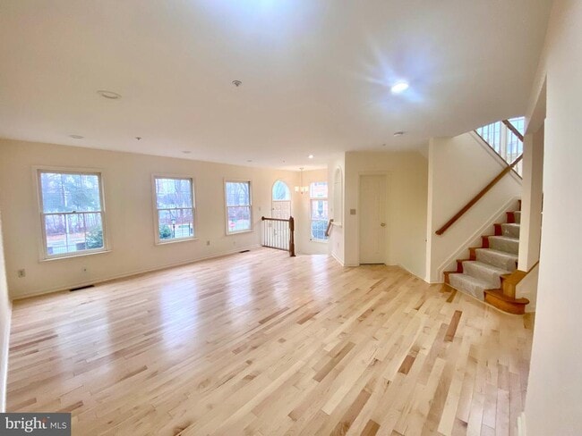 Building Photo - 5700 Exeter Hill Way